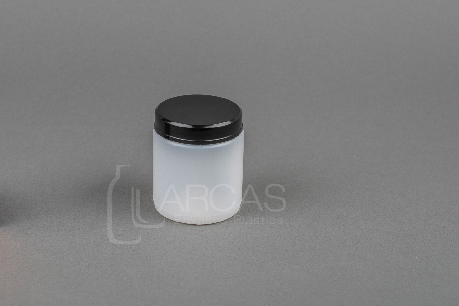 Fabricación de Tarro rosca 125cc HDPE natural- Tapa negra + Obturador