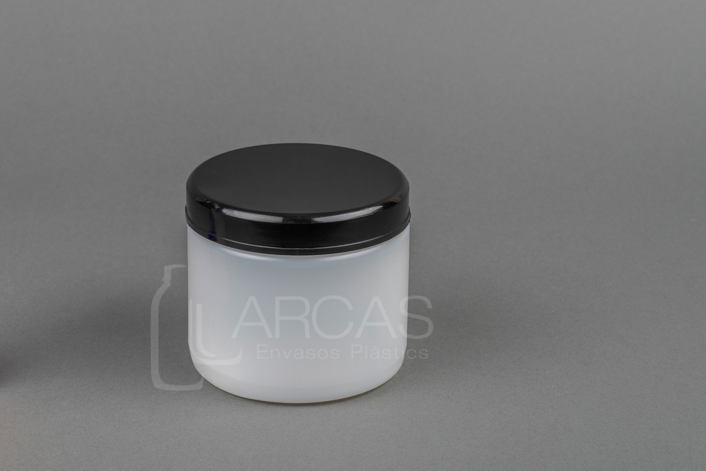 Fabricación de Tarro rosca 500cc HDPE natural- Tapa negra + Obturador