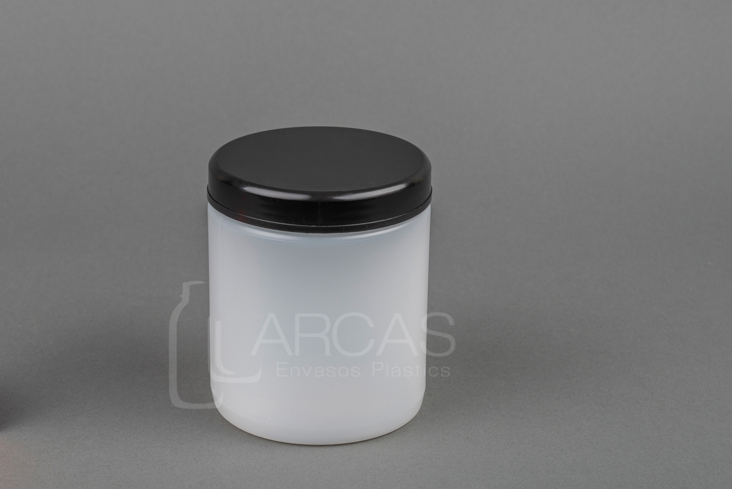 Fabricación de Tarro rosca 750cc HDPE natural- Tapa negra + Obturador